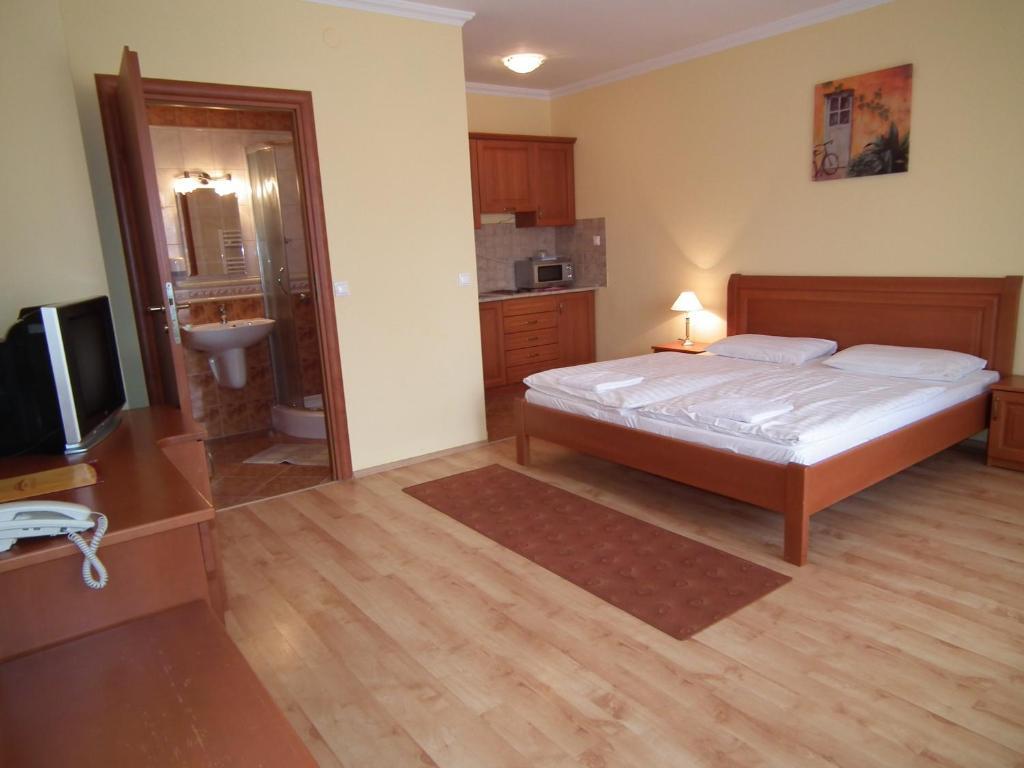 Hotel Jarja Hajdúszoboszló Δωμάτιο φωτογραφία