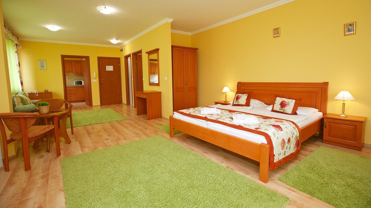 Hotel Jarja Hajdúszoboszló Εξωτερικό φωτογραφία